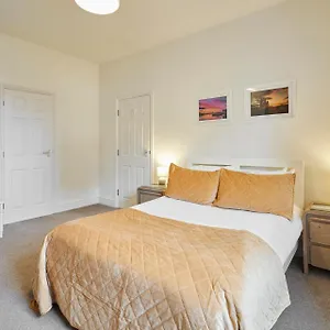 https://host-stay-foxs-hideout.yorkshirehotels.net